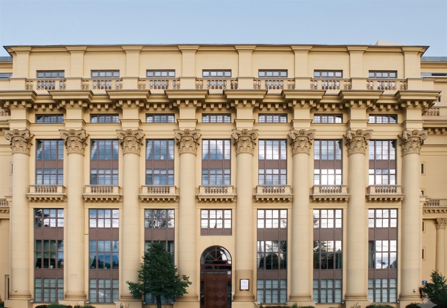 Дом на Моховой&nbsp;— Жолтовский, 1932–1934